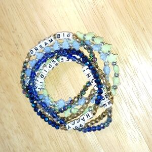 8 Novelty stretch bracelets